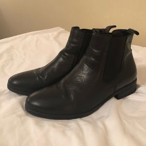 Aldo Chelsea boots- excellent condition